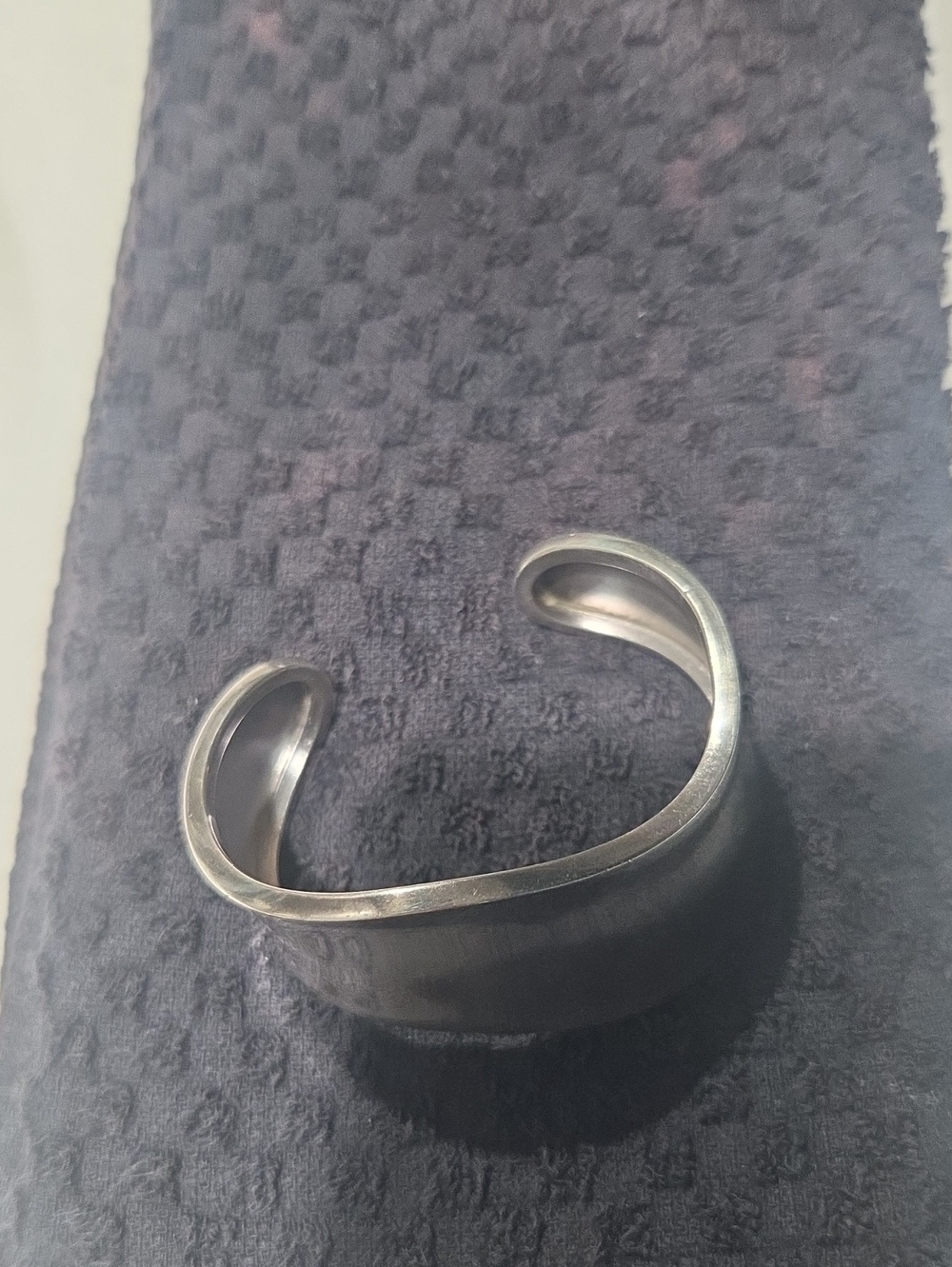Women's Open Cuff Bracelet - Silver 9.25